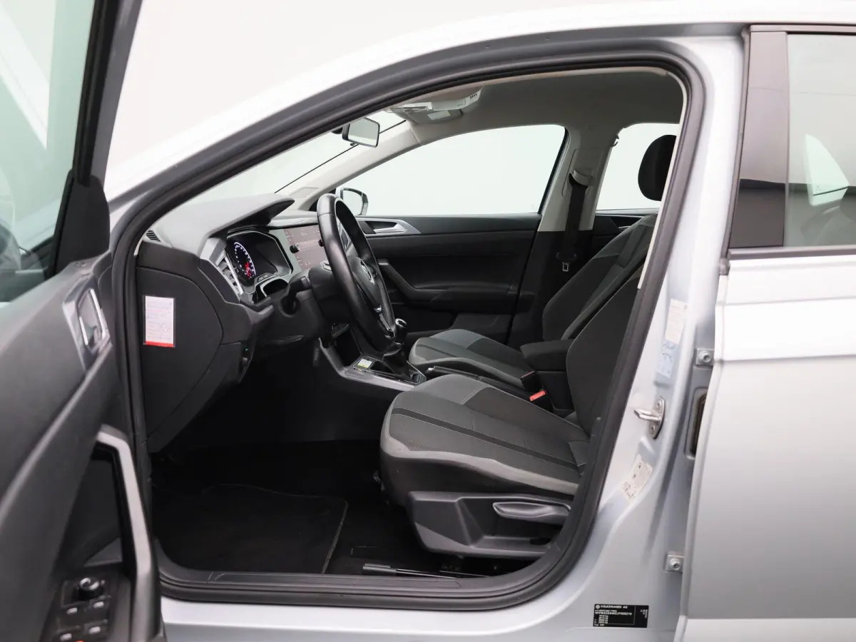 1.0 TSI Highline 95 PK| Origineel Nederlands | Apple Carplay | Android Auto | Climatronic | Parkeersensoren Voor & Achter | Adaptieve Cruise Control