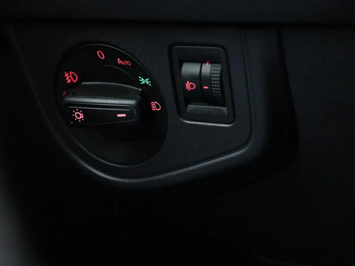 1.0 TSI Highline 95 PK| Origineel Nederlands | Apple Carplay | Android Auto | Climatronic | Parkeersensoren Voor & Achter | Adaptieve Cruise Control