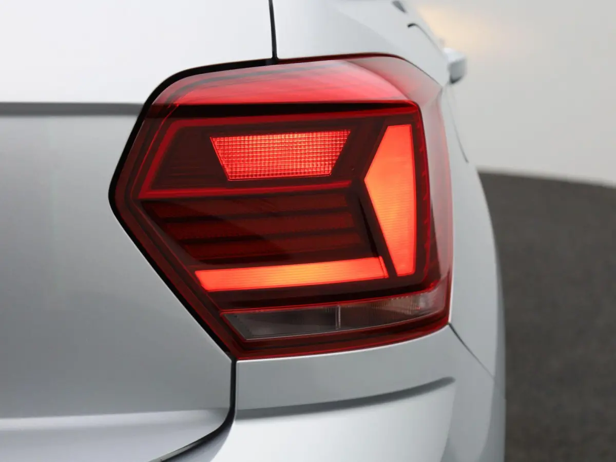 1.0 TSI Highline 95 PK| Origineel Nederlands | Apple Carplay | Android Auto | Climatronic | Parkeersensoren Voor & Achter | Adaptieve Cruise Control