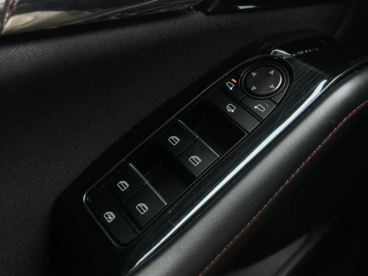 2.0 e-SkyActiv-G M Hybrid Sportive | Adap. Cruise Control | Camera | HUD | BOSE Audio | Stoelverwarming |