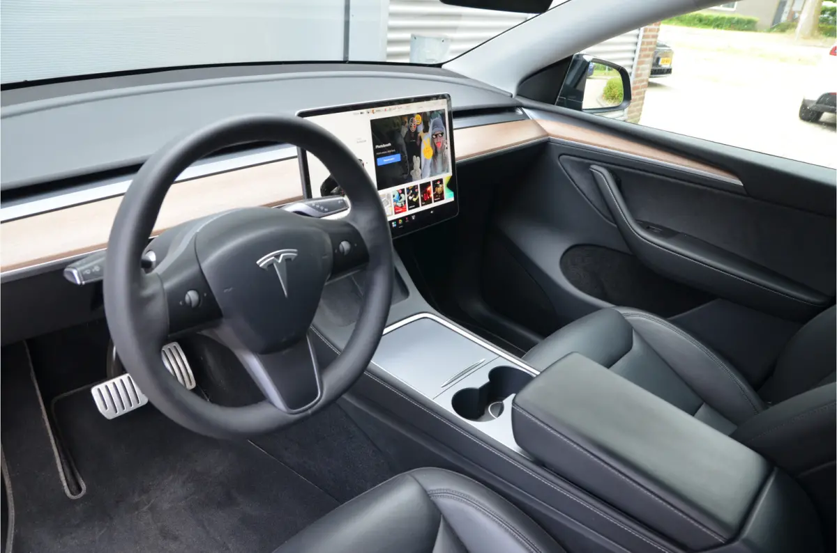 Performance AWD 75 kWh Trekhaak (max 1.600kg), AutoPilot3.0 Ryzen