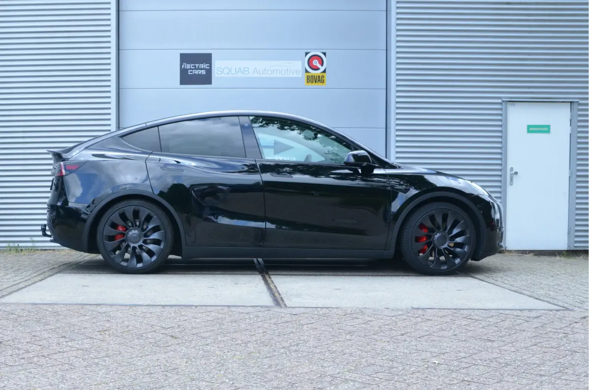 Performance AWD 75 kWh Trekhaak (max 1.600kg), AutoPilot3.0 Ryzen
