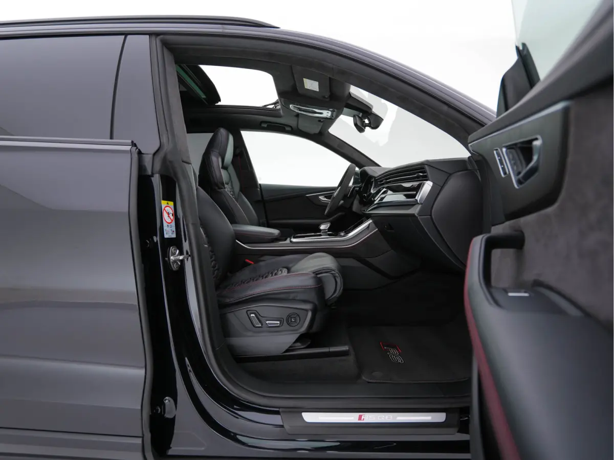 RS 4.0 TFSI Quattro * PANO | MILLTEK-EXHAUST | CERAMIC-BRAKES | CARBON-PACK | LEATHER | MEMORY-PACK | 4-WHEEL-STEERING | AIRSUSPENSION | BANG&OLUFSEN | ADAPTIVE-CRUISE | BLINDSPOT | TOPVIEW 