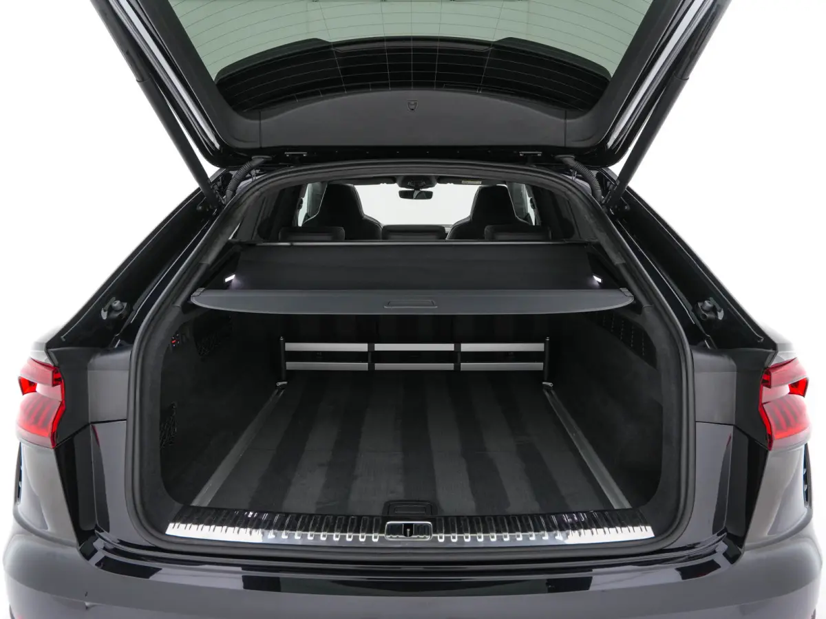 RS 4.0 TFSI Quattro * PANO | MILLTEK-EXHAUST | CERAMIC-BRAKES | CARBON-PACK | LEATHER | MEMORY-PACK | 4-WHEEL-STEERING | AIRSUSPENSION | BANG&OLUFSEN | ADAPTIVE-CRUISE | BLINDSPOT | TOPVIEW 
