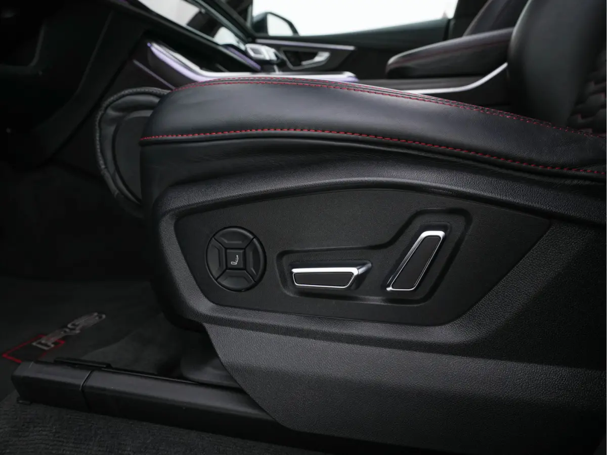 RS 4.0 TFSI Quattro * PANO | MILLTEK-EXHAUST | CERAMIC-BRAKES | CARBON-PACK | LEATHER | MEMORY-PACK | 4-WHEEL-STEERING | AIRSUSPENSION | BANG&OLUFSEN | ADAPTIVE-CRUISE | BLINDSPOT | TOPVIEW 