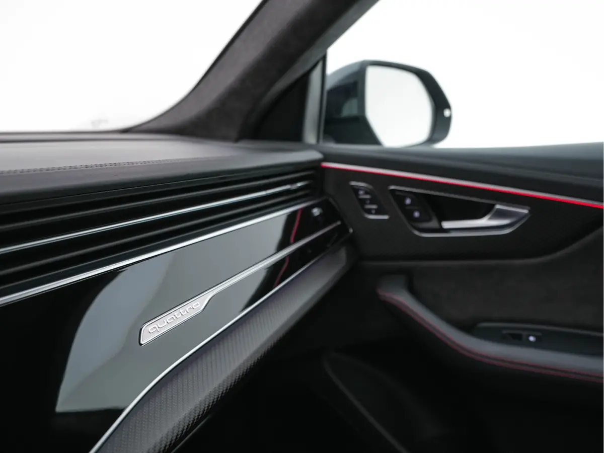RS 4.0 TFSI Quattro * PANO | MILLTEK-EXHAUST | CERAMIC-BRAKES | CARBON-PACK | LEATHER | MEMORY-PACK | 4-WHEEL-STEERING | AIRSUSPENSION | BANG&OLUFSEN | ADAPTIVE-CRUISE | BLINDSPOT | TOPVIEW 