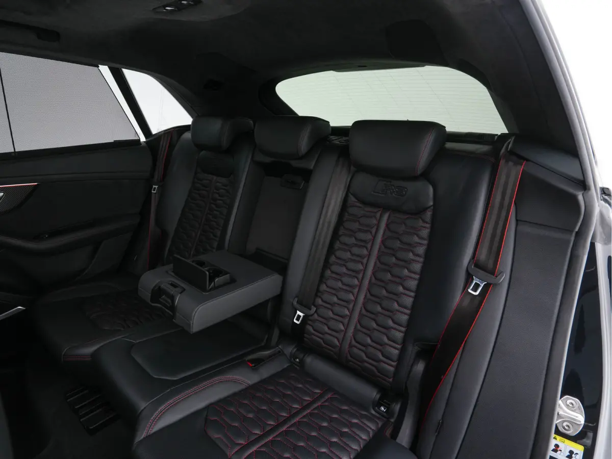 RS 4.0 TFSI Quattro * PANO | MILLTEK-EXHAUST | CERAMIC-BRAKES | CARBON-PACK | LEATHER | MEMORY-PACK | 4-WHEEL-STEERING | AIRSUSPENSION | BANG&OLUFSEN | ADAPTIVE-CRUISE | BLINDSPOT | TOPVIEW 