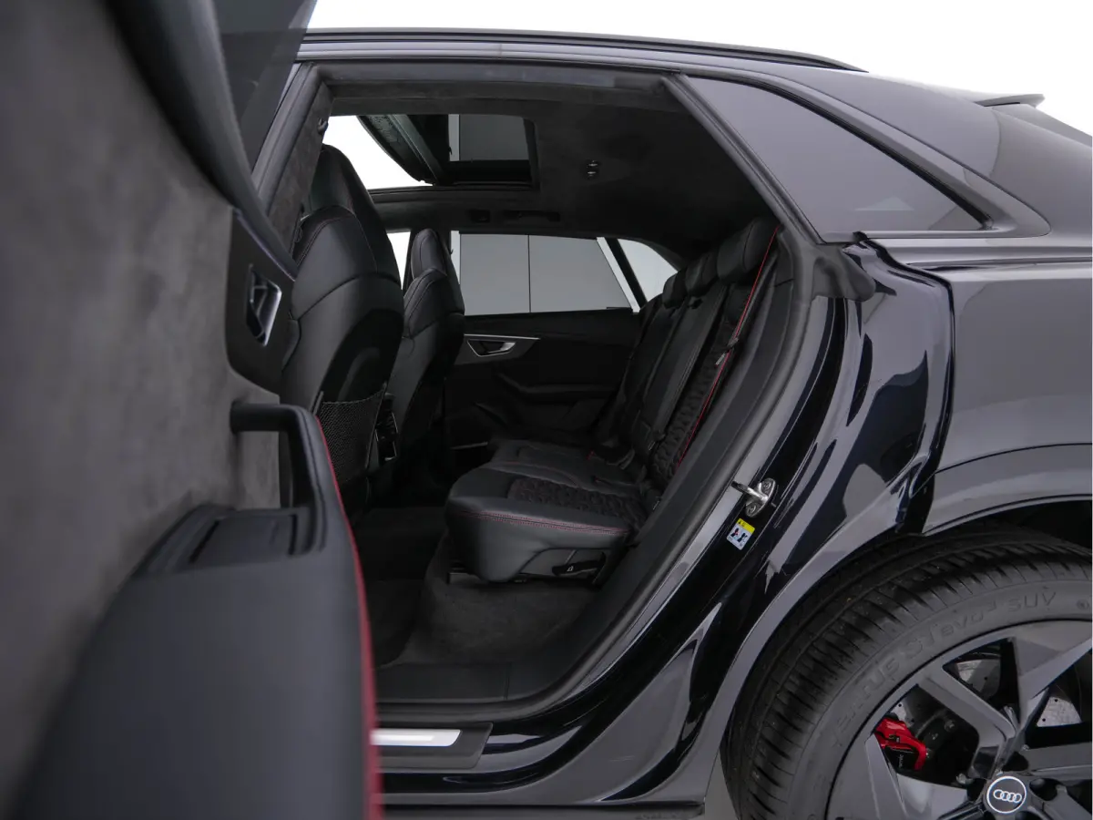 RS 4.0 TFSI Quattro * PANO | MILLTEK-EXHAUST | CERAMIC-BRAKES | CARBON-PACK | LEATHER | MEMORY-PACK | 4-WHEEL-STEERING | AIRSUSPENSION | BANG&OLUFSEN | ADAPTIVE-CRUISE | BLINDSPOT | TOPVIEW 