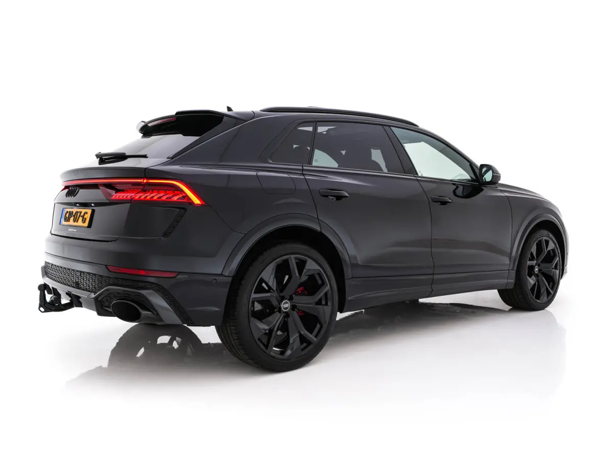 RS 4.0 TFSI Quattro * PANO | MILLTEK-EXHAUST | CERAMIC-BRAKES | CARBON-PACK | LEATHER | MEMORY-PACK | 4-WHEEL-STEERING | AIRSUSPENSION | BANG&OLUFSEN | ADAPTIVE-CRUISE | BLINDSPOT | TOPVIEW 