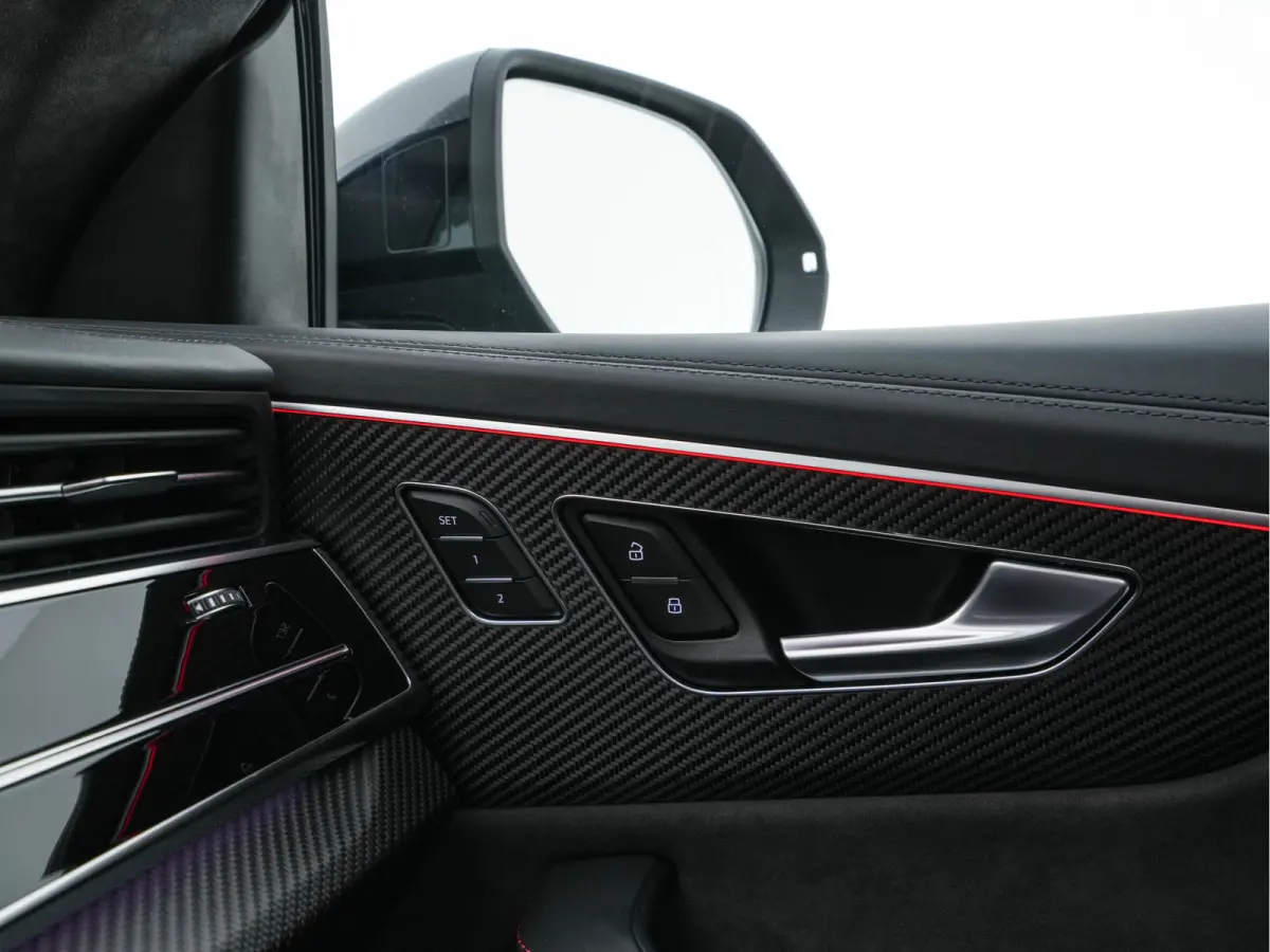 RS 4.0 TFSI Quattro * PANO | MILLTEK-EXHAUST | CERAMIC-BRAKES | CARBON-PACK | LEATHER | MEMORY-PACK | 4-WHEEL-STEERING | AIRSUSPENSION | BANG&OLUFSEN | ADAPTIVE-CRUISE | BLINDSPOT | TOPVIEW 