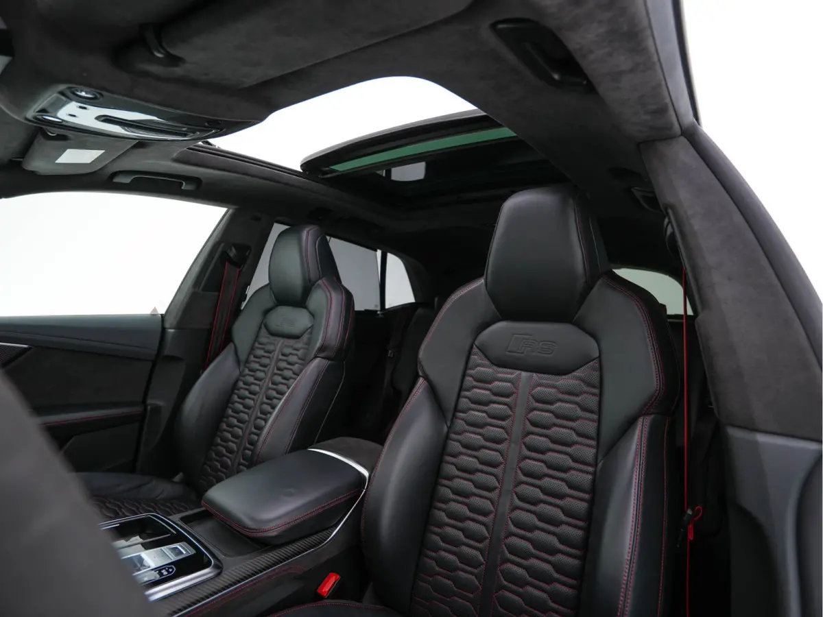 RS 4.0 TFSI Quattro * PANO | MILLTEK-EXHAUST | CERAMIC-BRAKES | CARBON-PACK | LEATHER | MEMORY-PACK | 4-WHEEL-STEERING | AIRSUSPENSION | BANG&OLUFSEN | ADAPTIVE-CRUISE | BLINDSPOT | TOPVIEW 