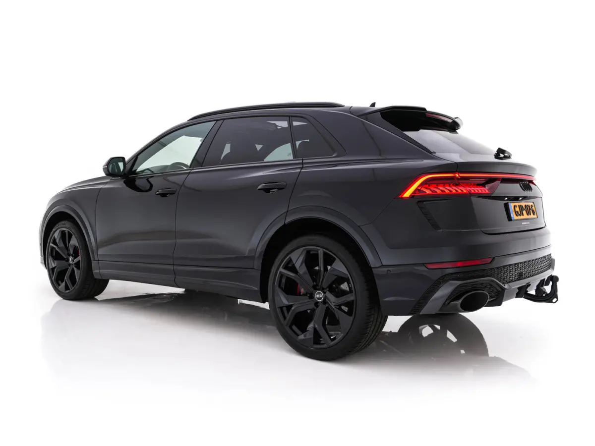 RS 4.0 TFSI Quattro * PANO | MILLTEK-EXHAUST | CERAMIC-BRAKES | CARBON-PACK | LEATHER | MEMORY-PACK | 4-WHEEL-STEERING | AIRSUSPENSION | BANG&OLUFSEN | ADAPTIVE-CRUISE | BLINDSPOT | TOPVIEW 