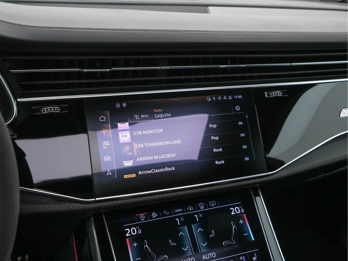 RS 4.0 TFSI Quattro * PANO | MILLTEK-EXHAUST | CERAMIC-BRAKES | CARBON-PACK | LEATHER | MEMORY-PACK | 4-WHEEL-STEERING | AIRSUSPENSION | BANG&OLUFSEN | ADAPTIVE-CRUISE | BLINDSPOT | TOPVIEW 