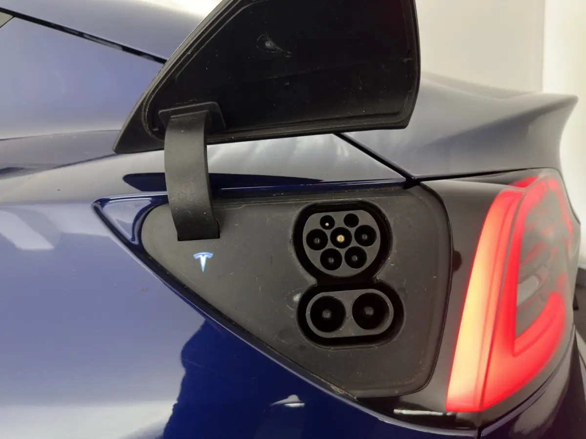Long Range AWD 75 kWh [3-Fase-11kW ] {SoH-82%} Aut. *PANO | AUTOPILOT | LEATHER | TOWBAR | KEYLESS | FULL-LED | MEMORY-PACK | TOPVIEW | DAB | CARPLAY | DIGI-COCKPIT | LANE-ASSIST | HEATED-CO