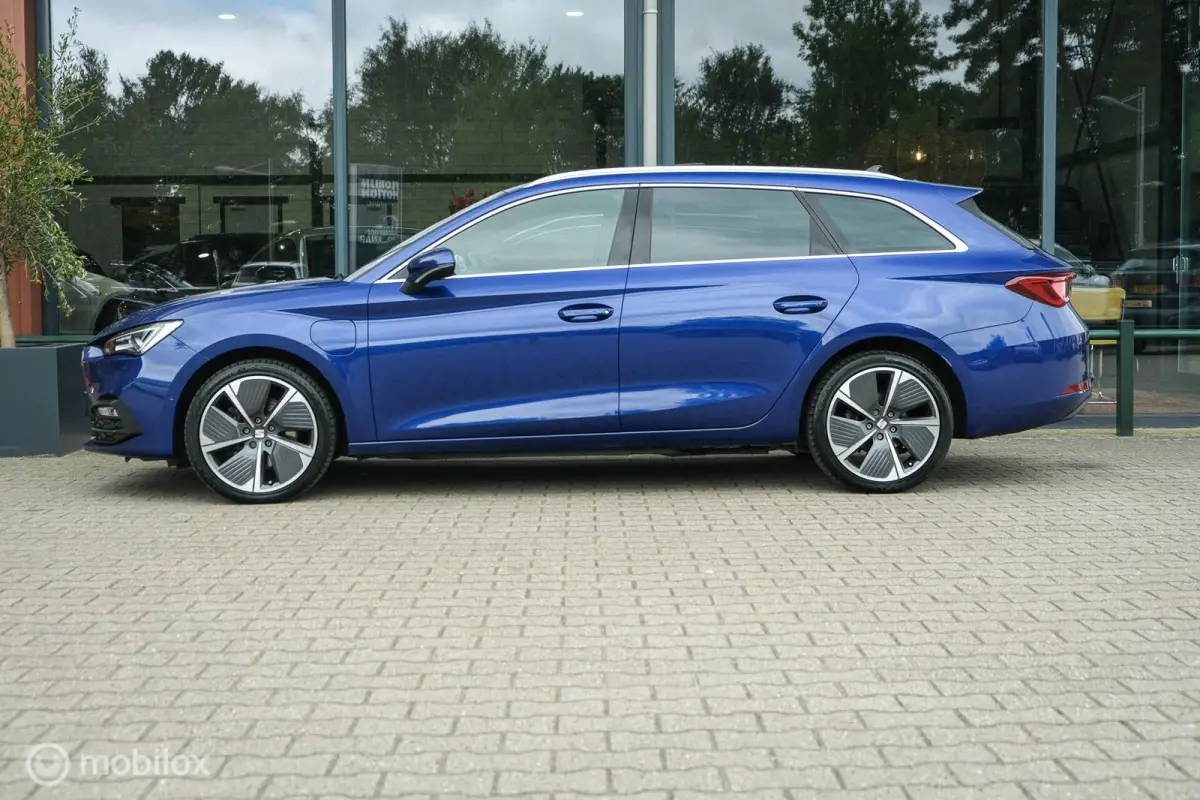 1.4 TSI eHybrid PHEV Xcellence | Stoelverwarming | Camera | PANO | Trekhaak | Ambient verlichting | ACC | 18 Inch | Digidash | LED | DAB+