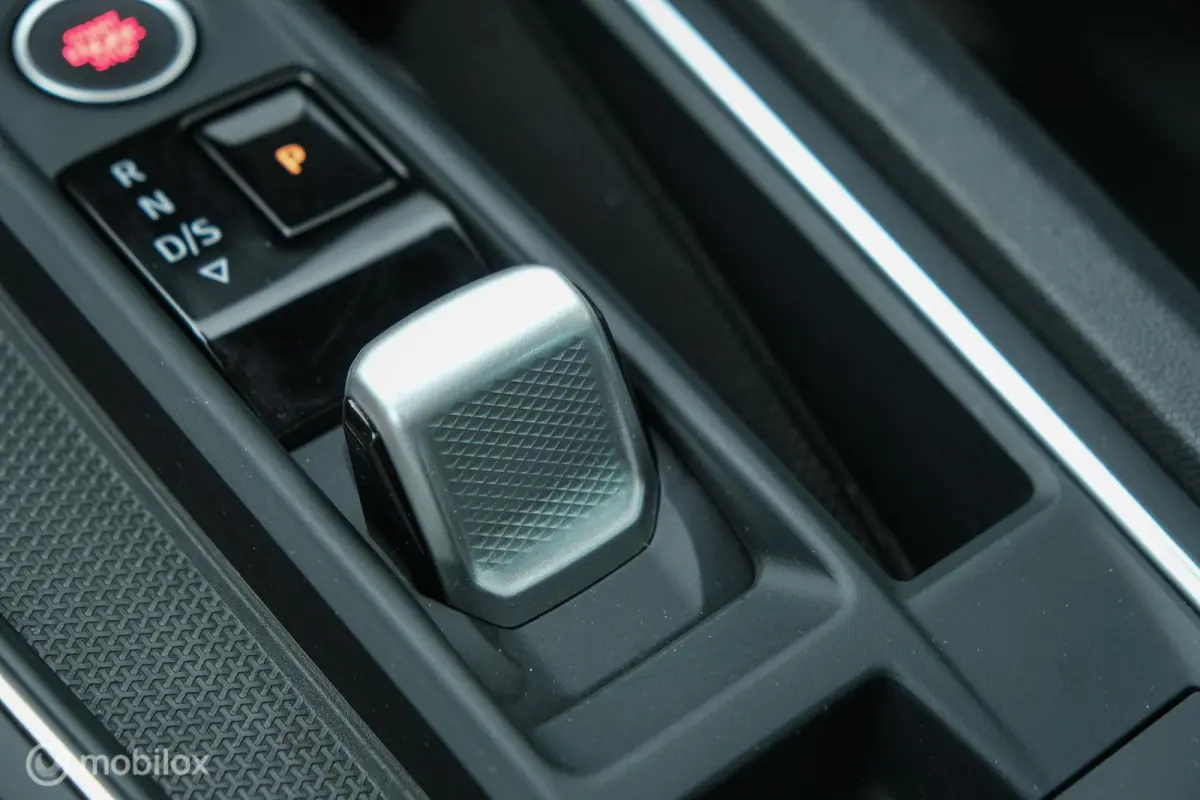 1.4 TSI eHybrid PHEV Xcellence | Stoelverwarming | Camera | PANO | Trekhaak | Ambient verlichting | ACC | 18 Inch | Digidash | LED | DAB+