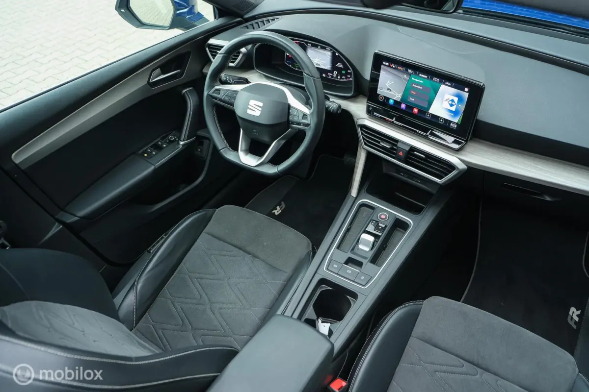 1.4 TSI eHybrid PHEV Xcellence | Stoelverwarming | Camera | PANO | Trekhaak | Ambient verlichting | ACC | 18 Inch | Digidash | LED | DAB+