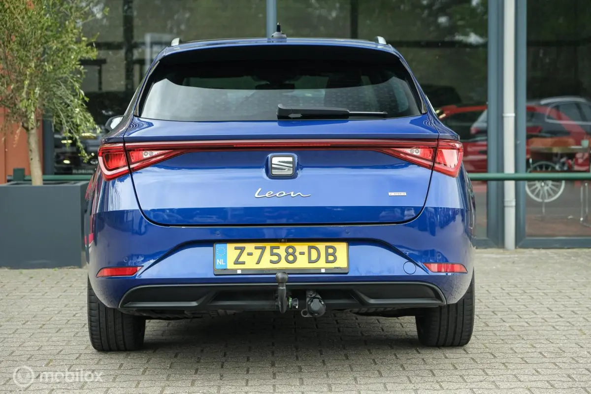 1.4 TSI eHybrid PHEV Xcellence | Stoelverwarming | Camera | PANO | Trekhaak | Ambient verlichting | ACC | 18 Inch | Digidash | LED | DAB+