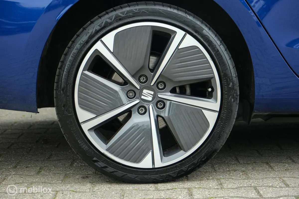 1.4 TSI eHybrid PHEV Xcellence | Stoelverwarming | Camera | PANO | Trekhaak | Ambient verlichting | ACC | 18 Inch | Digidash | LED | DAB+