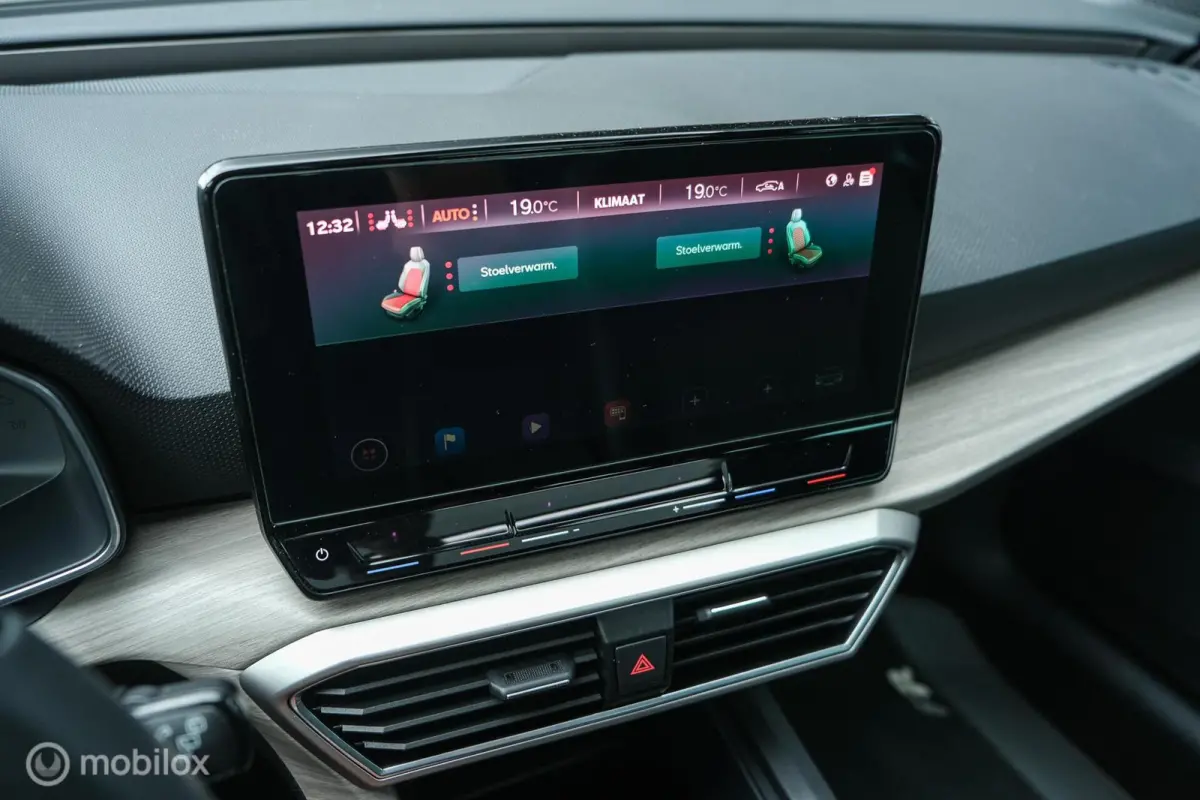 1.4 TSI eHybrid PHEV Xcellence | Stoelverwarming | Camera | PANO | Trekhaak | Ambient verlichting | ACC | 18 Inch | Digidash | LED | DAB+