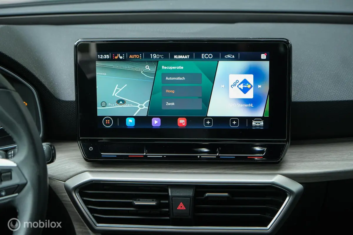 1.4 TSI eHybrid PHEV Xcellence | Stoelverwarming | Camera | PANO | Trekhaak | Ambient verlichting | ACC | 18 Inch | Digidash | LED | DAB+