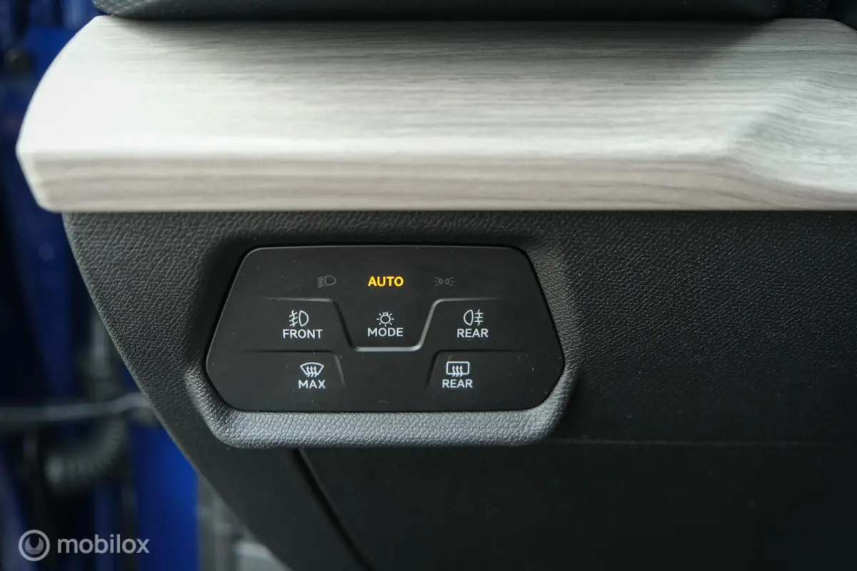 1.4 TSI eHybrid PHEV Xcellence | Stoelverwarming | Camera | PANO | Trekhaak | Ambient verlichting | ACC | 18 Inch | Digidash | LED | DAB+