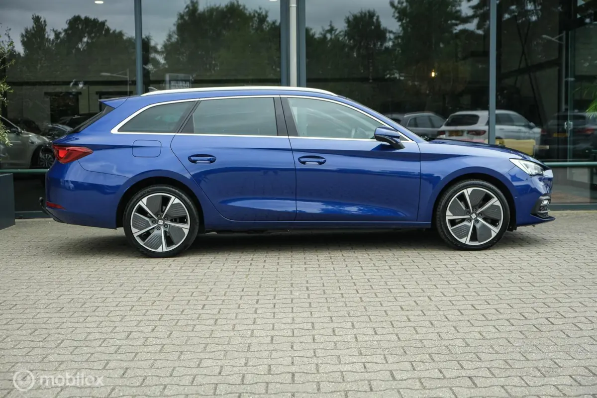 1.4 TSI eHybrid PHEV Xcellence | Stoelverwarming | Camera | PANO | Trekhaak | Ambient verlichting | ACC | 18 Inch | Digidash | LED | DAB+
