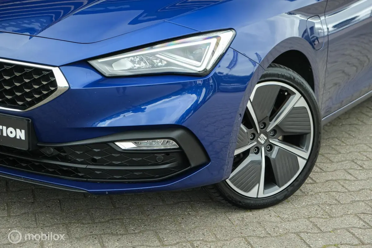 1.4 TSI eHybrid PHEV Xcellence | Stoelverwarming | Camera | PANO | Trekhaak | Ambient verlichting | ACC | 18 Inch | Digidash | LED | DAB+