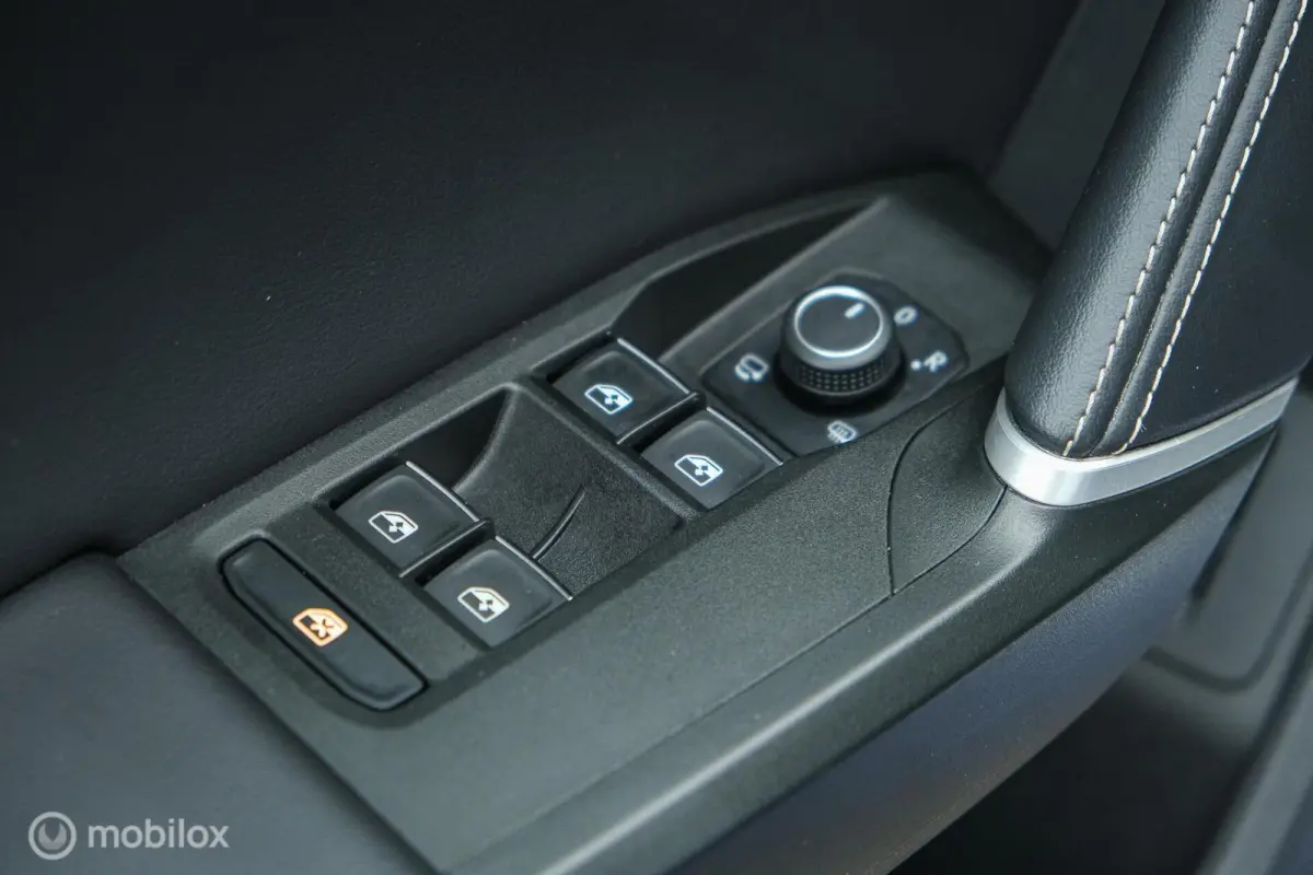 1.4 TSI eHybrid PHEV Xcellence | Stoelverwarming | Camera | PANO | Trekhaak | Ambient verlichting | ACC | 18 Inch | Digidash | LED | DAB+
