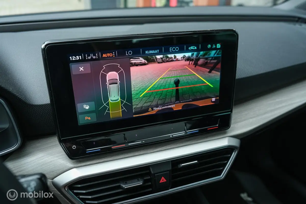 1.4 TSI eHybrid PHEV Xcellence | Stoelverwarming | Camera | PANO | Trekhaak | Ambient verlichting | ACC | 18 Inch | Digidash | LED | DAB+