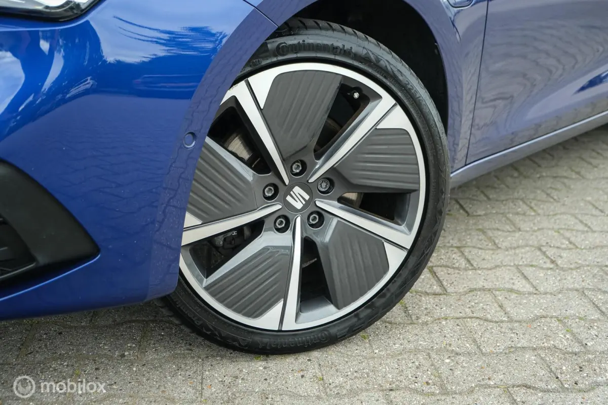 1.4 TSI eHybrid PHEV Xcellence | Stoelverwarming | Camera | PANO | Trekhaak | Ambient verlichting | ACC | 18 Inch | Digidash | LED | DAB+