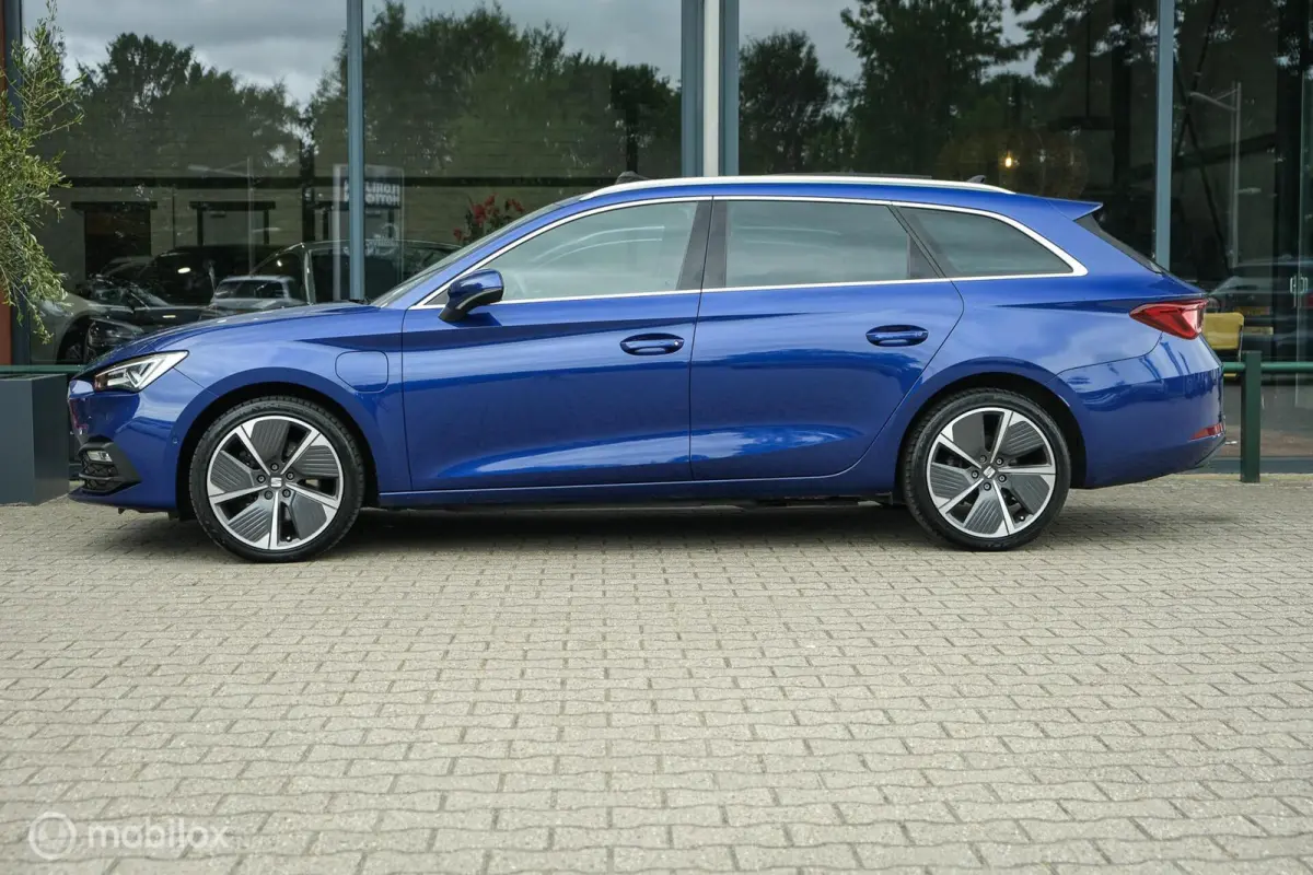 1.4 TSI eHybrid PHEV Xcellence | Stoelverwarming | Camera | PANO | Trekhaak | Ambient verlichting | ACC | 18 Inch | Digidash | LED | DAB+