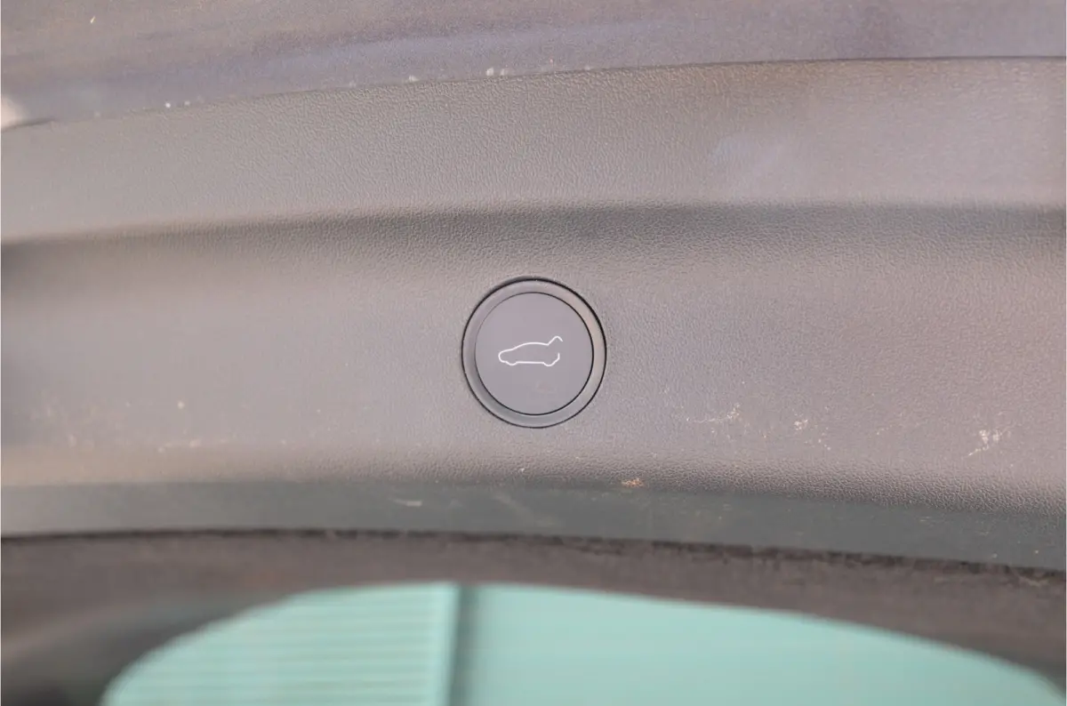 Long Range AWD 75 kWh Trekhaak (1.600kg), AutoPilot3.0 Ryzen