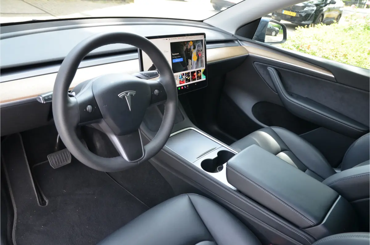 Long Range AWD 75 kWh Trekhaak (1.600kg), AutoPilot3.0 Ryzen