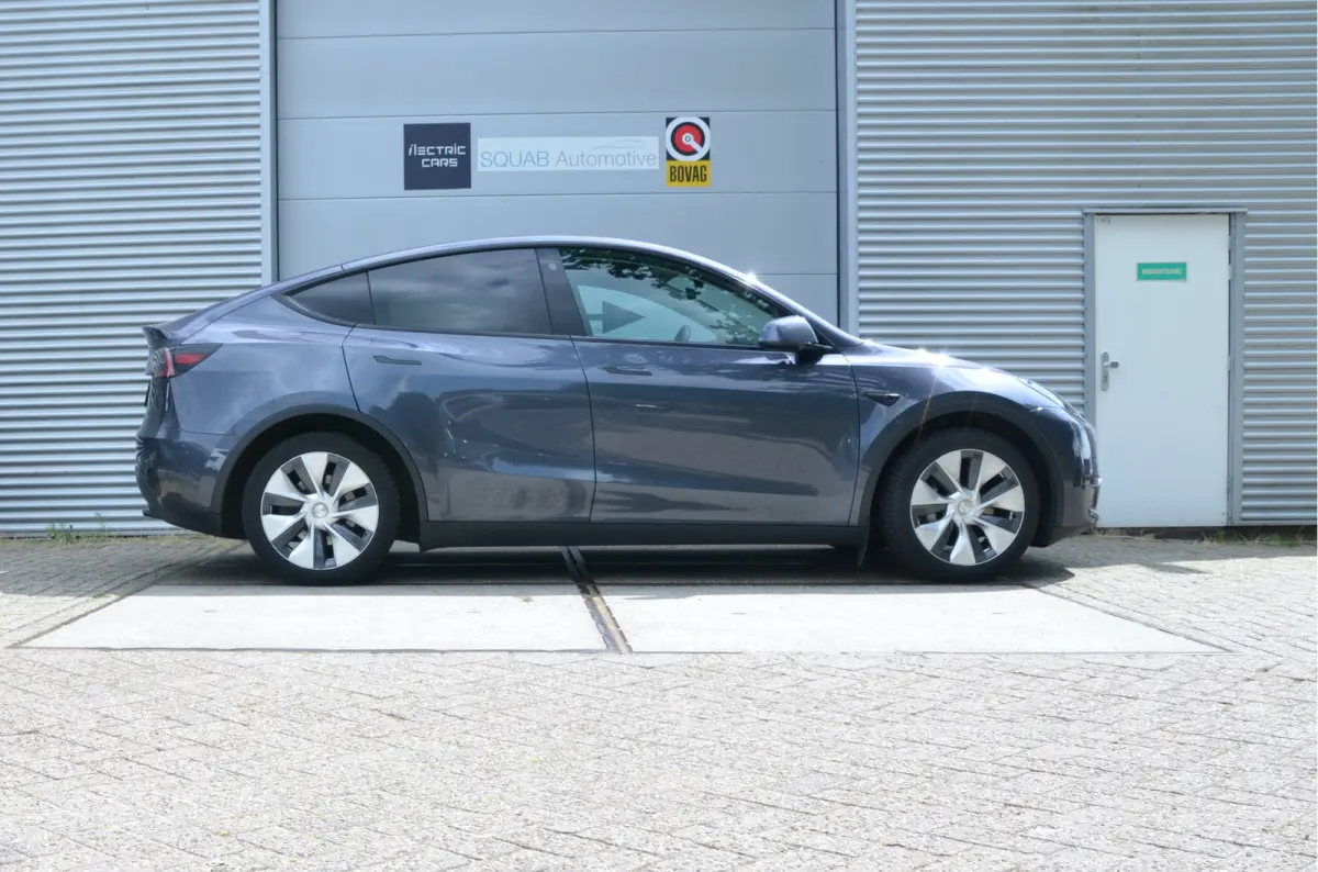 Long Range AWD 75 kWh Trekhaak (1.600kg), AutoPilot3.0 Ryzen