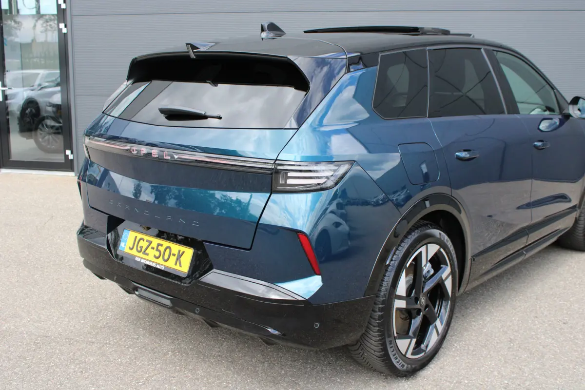 1.6 Turbo Plug-in-Hybrid GS | Panorama/schuifdak | Lederen bekleding | Massage | All season | 20 Inch lichtmetaal | Stoelverwarming |