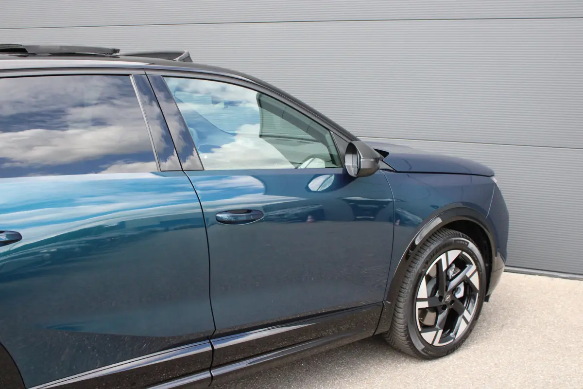 1.6 Turbo Plug-in-Hybrid GS | Panorama/schuifdak | Lederen bekleding | Massage | All season | 20 Inch lichtmetaal | Stoelverwarming |
