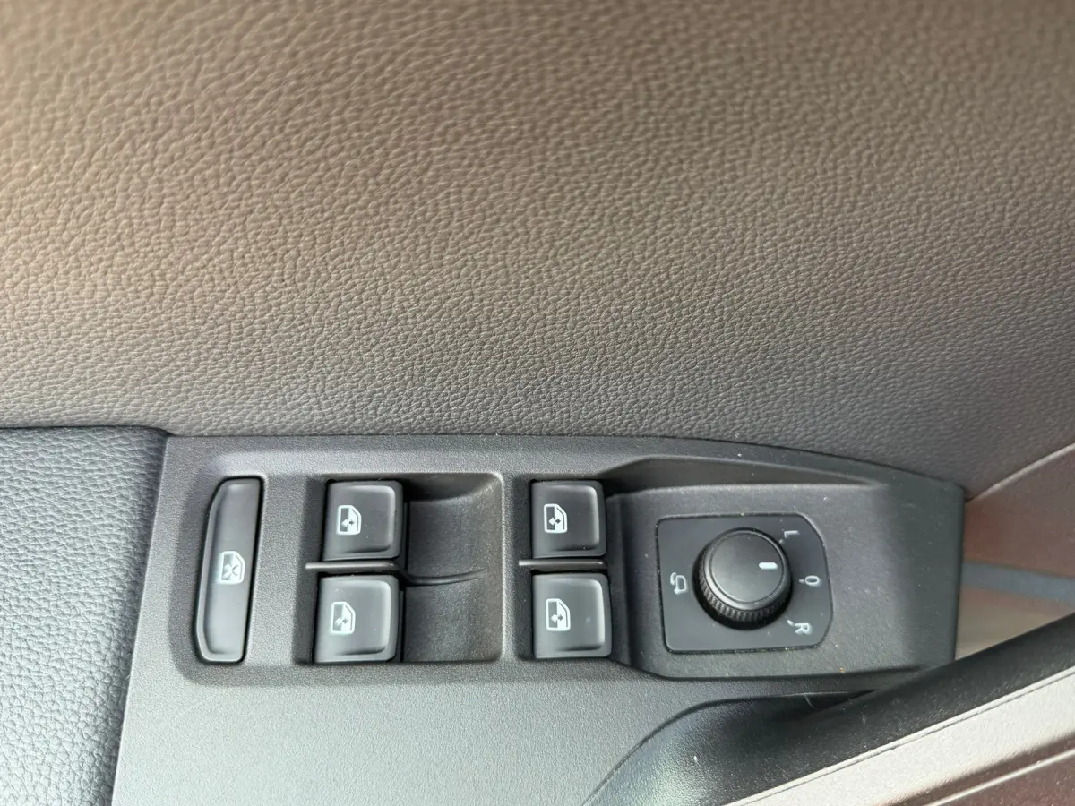 1.0 TSI FR Pano LED Virtual Camera Beats Carplay