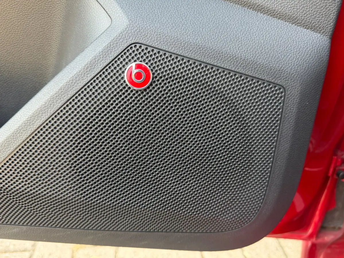 1.0 TSI FR Pano LED Virtual Camera Beats Carplay