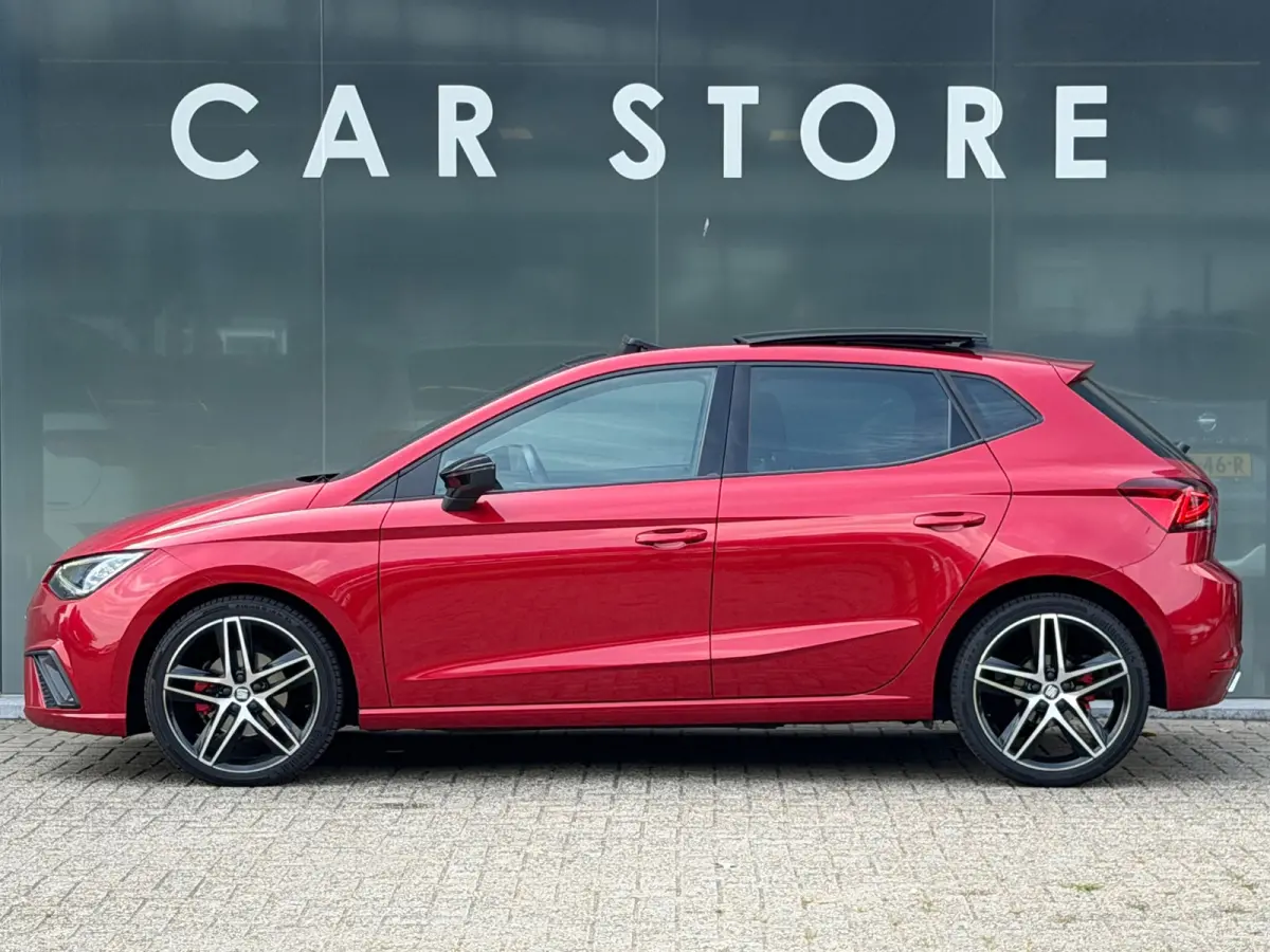 1.0 TSI FR Pano LED Virtual Camera Beats Carplay