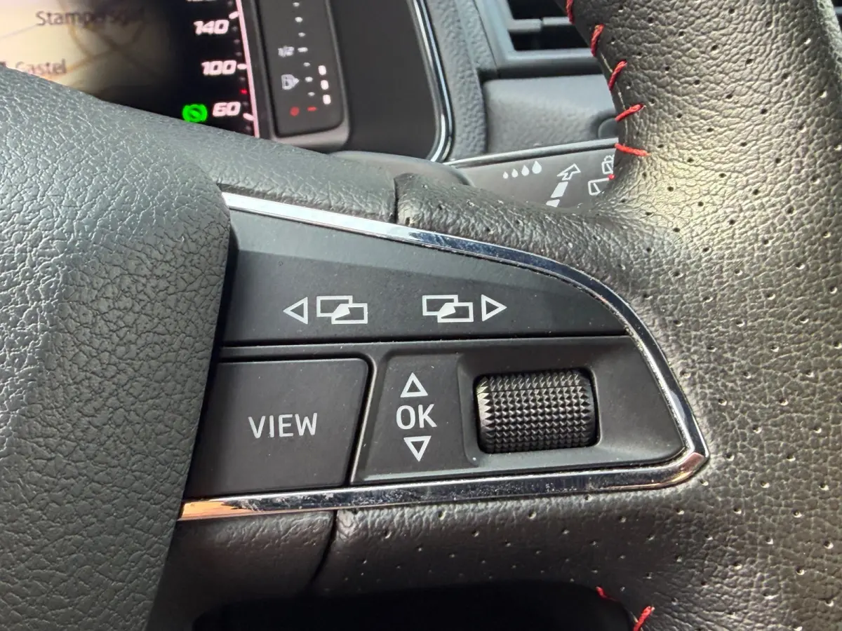 1.0 TSI FR Pano LED Virtual Camera Beats Carplay