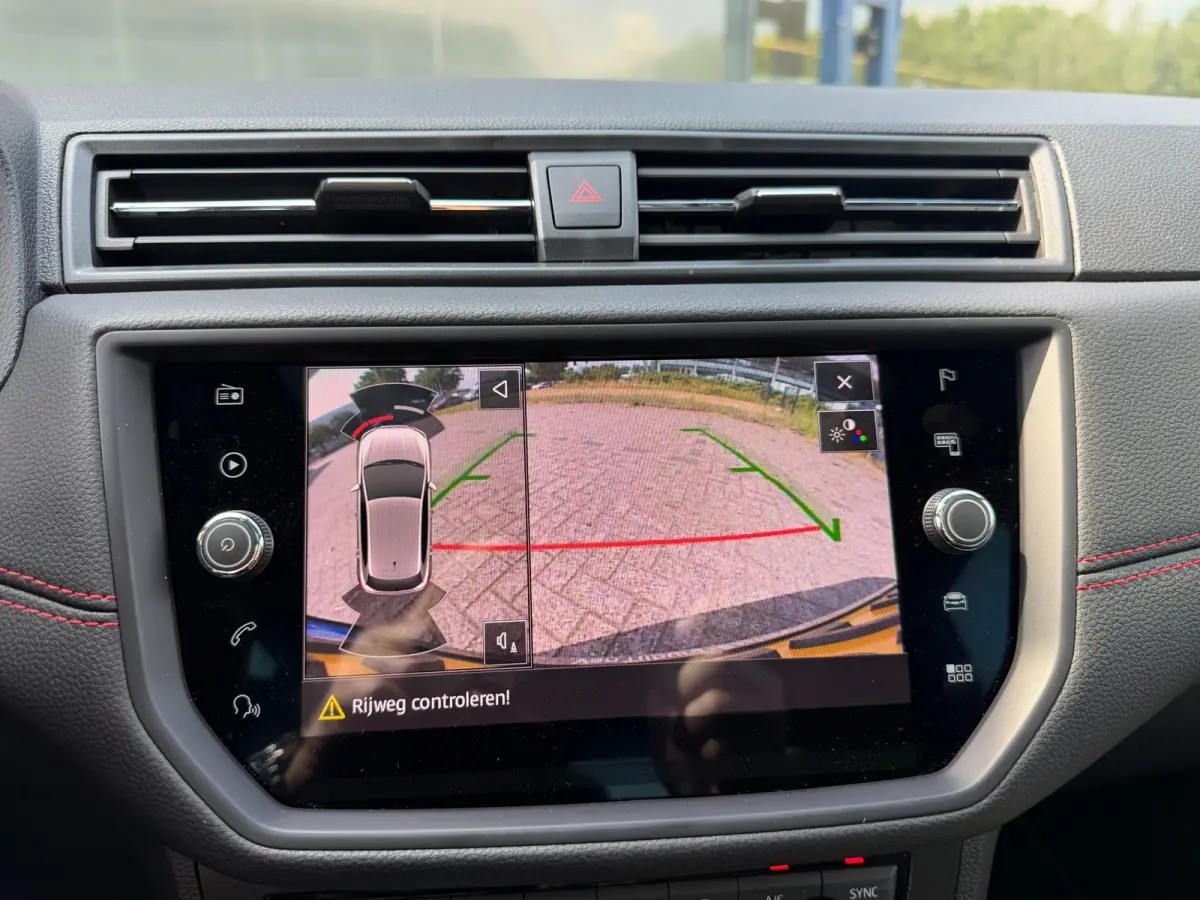 1.0 TSI FR Pano LED Virtual Camera Beats Carplay