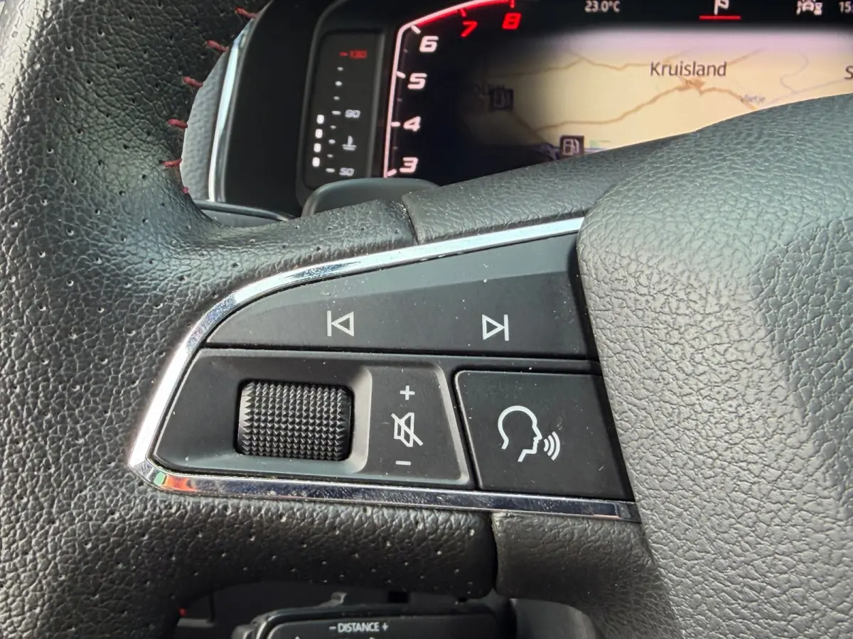 1.0 TSI FR Pano LED Virtual Camera Beats Carplay