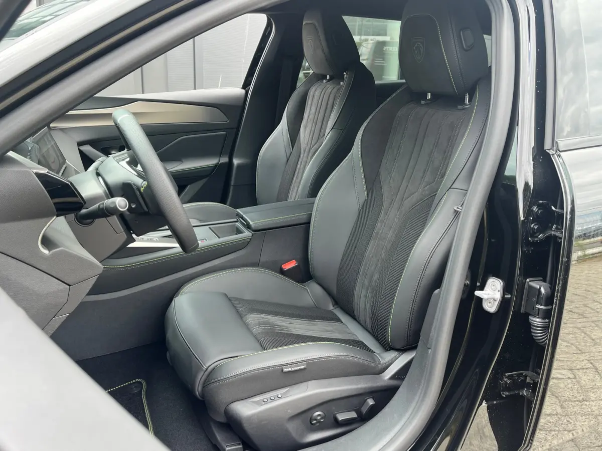 1.2 Hybrid 145 e-DCS6 GT VOORRAAD ACTIE | 8 JAAR GARANTIE | ALCANTARA BEKLEDING | 360 GRADEN CAMERA | STOEL + STUUR VERWARMING
