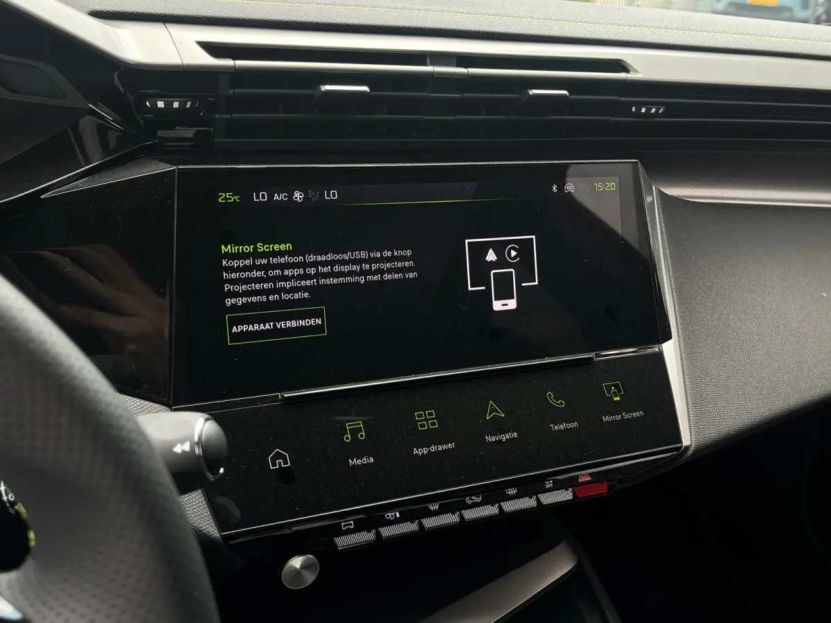 1.2 Hybrid 145 e-DCS6 GT VOORRAAD ACTIE | 8 JAAR GARANTIE | ALCANTARA BEKLEDING | 360 GRADEN CAMERA | STOEL + STUUR VERWARMING