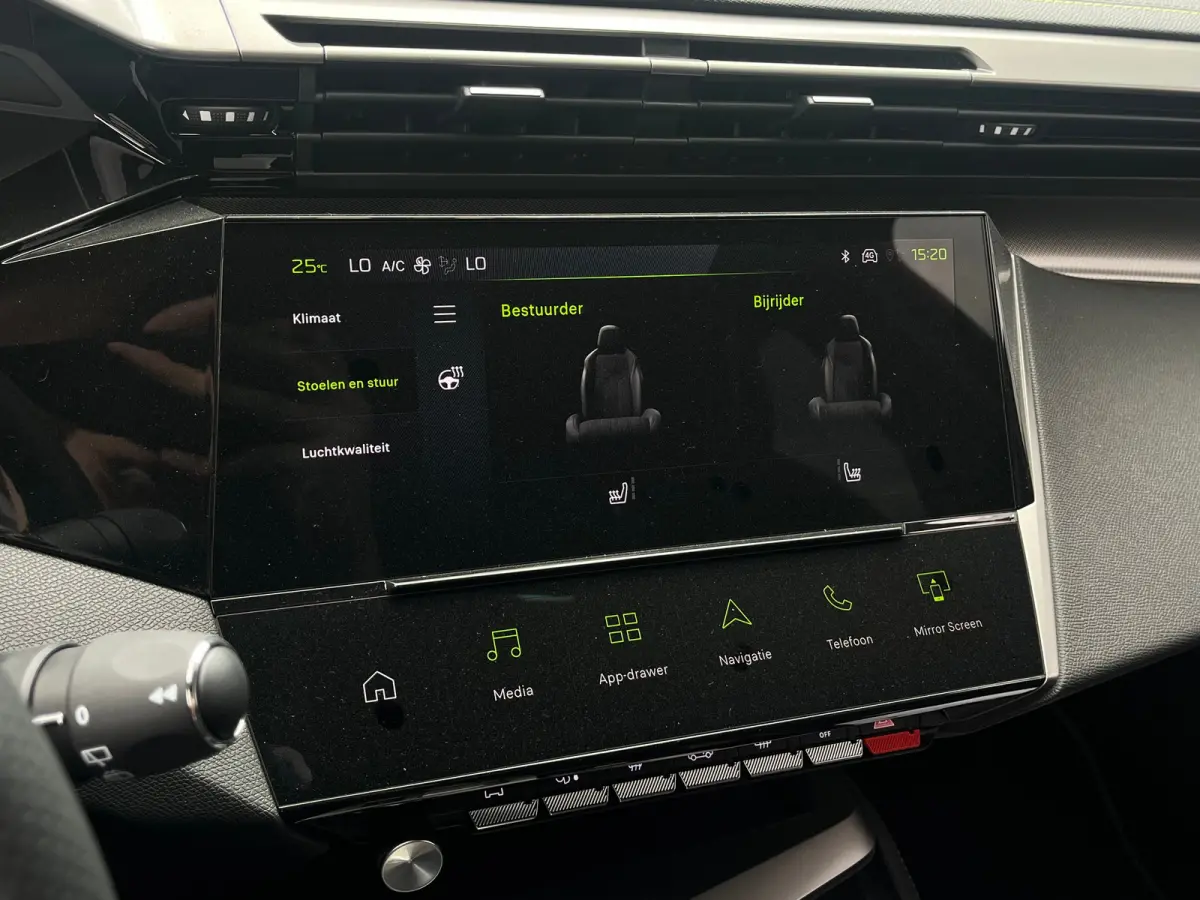 1.2 Hybrid 145 e-DCS6 GT VOORRAAD ACTIE | 8 JAAR GARANTIE | ALCANTARA BEKLEDING | 360 GRADEN CAMERA | STOEL + STUUR VERWARMING