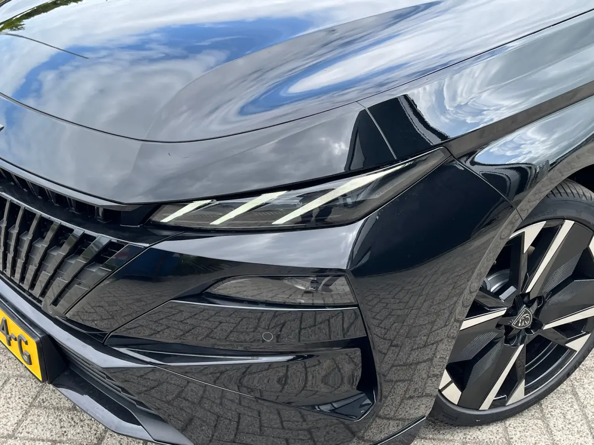 1.2 Hybrid 145 e-DCS6 GT VOORRAAD ACTIE | 8 JAAR GARANTIE | ALCANTARA BEKLEDING | 360 GRADEN CAMERA | STOEL + STUUR VERWARMING