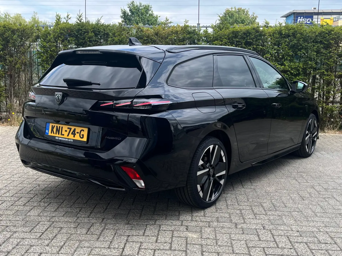 1.2 Hybrid 145 e-DCS6 GT VOORRAAD ACTIE | 8 JAAR GARANTIE | ALCANTARA BEKLEDING | 360 GRADEN CAMERA | STOEL + STUUR VERWARMING