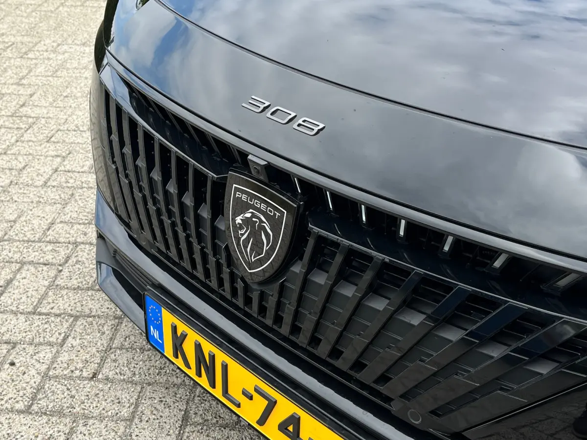 1.2 Hybrid 145 e-DCS6 GT VOORRAAD ACTIE | 8 JAAR GARANTIE | ALCANTARA BEKLEDING | 360 GRADEN CAMERA | STOEL + STUUR VERWARMING