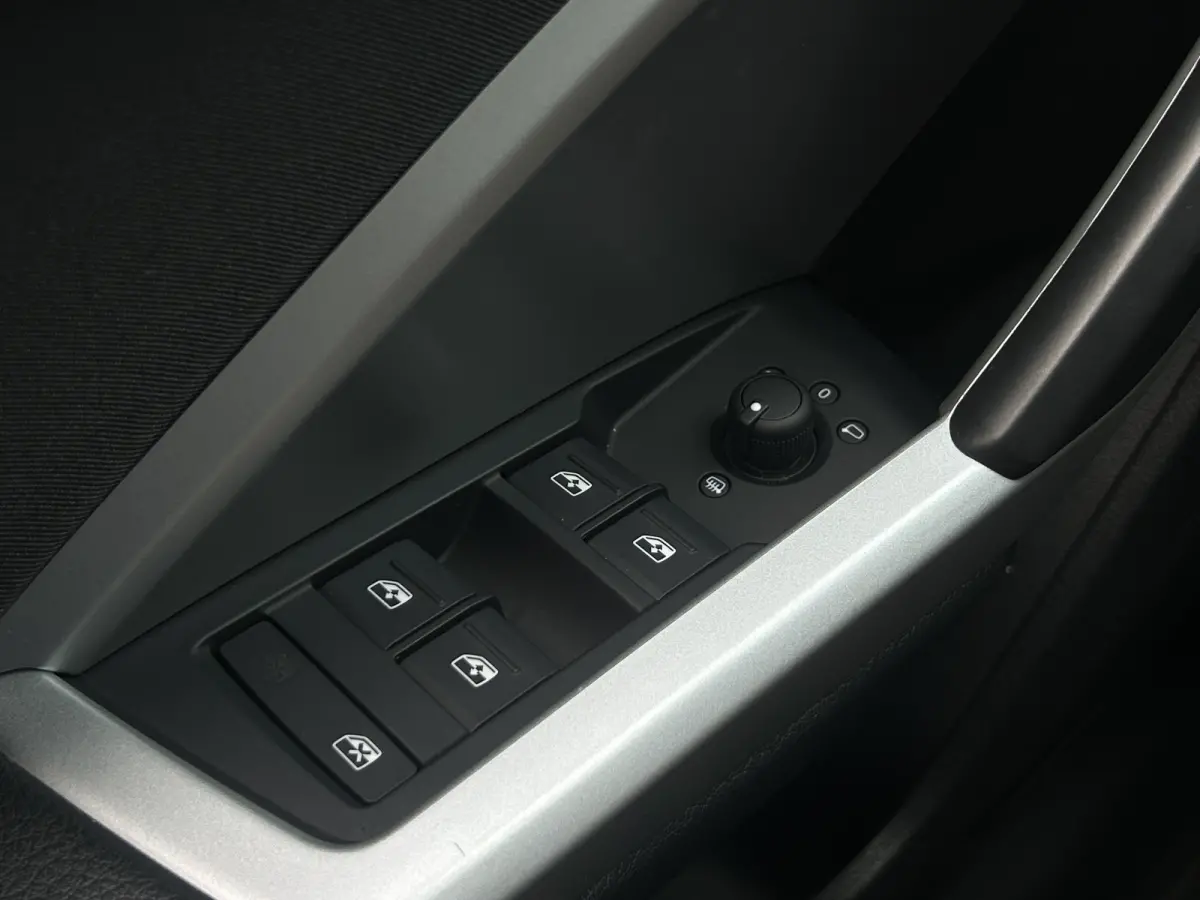 35 TFSI Pro Line | LED | Cruise Adaptive | Clima | BLIS | Stoelverwarming | Navi By App | Virtual |